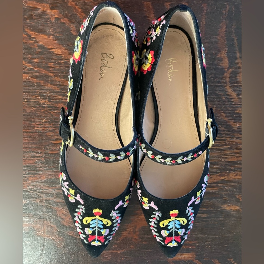 Boden Multicolor Floral Embroidered Mary Jane Pointed Toe Flats - Picture 3 of 14